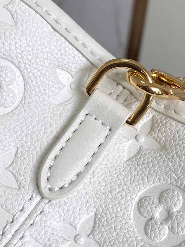 ルイヴィトンバッグ着用イメージ